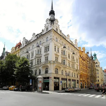 Apartament Luxurious In Parizska Street